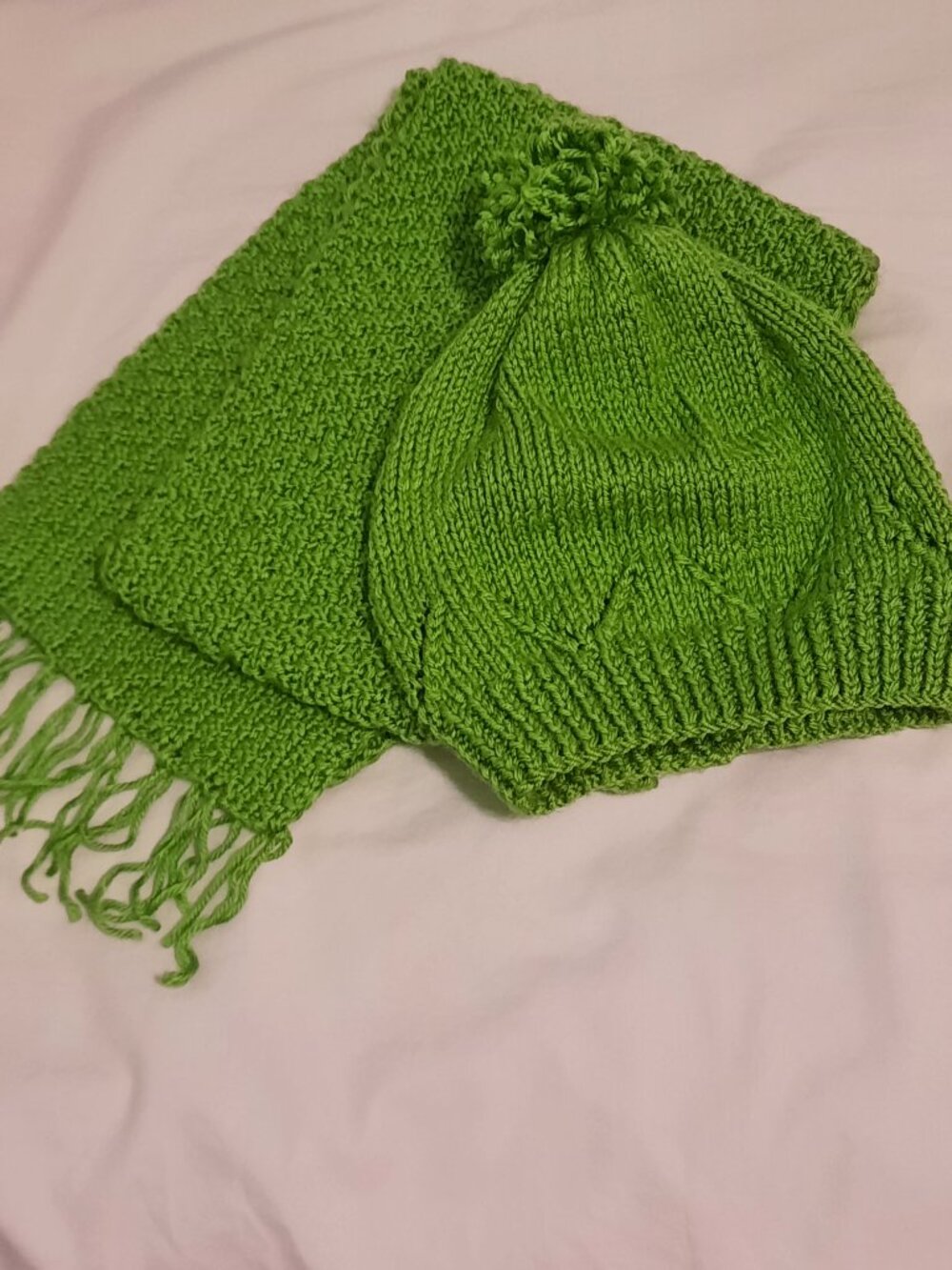 75% 0ff Brand New Adult Handmade Hat And Shawl